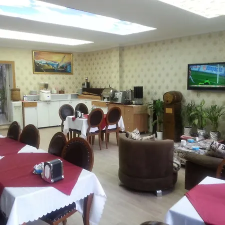 Hotell Elite Family Old 3*